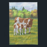 Linge De Cuisine Vache de Guernesey et veau mignon dans les pâturag<br><div class="desc">La race de bétail de Guernesey tire son nom de l'île de Guernesey dans les îles Anglo-Normandes. Il peut aller du brun clair et blanc à un brun rougeâtre et blanc. Ce brun et blanc a souvent un motif de repérage semblable à un Holstein, mais il est brunâtre plutôt que...</div>