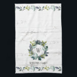 Linge De Cuisine Verdure rustique Aquarelle Laurel Wreath Monogramm<br><div class="desc">Cette serviette de cuisine à thème rustique personnalisée présente une couronne de laurier peinte à la main et de couleur de l'eau et un monogramme au milieu sur un arrière - plan de bois patiné blanc et gris. Ci-dessous, votre nom de famille et la frontière des feuilles botaniques. De nos...</div>