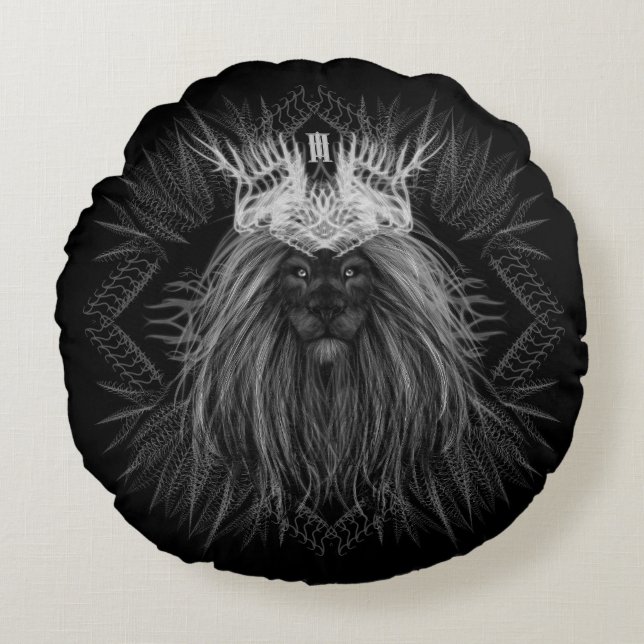Lion avec Coussin rond monogramme de la Couronne (Devant)