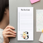 Liste florale Monogramme rose et or à faire<br><div class="desc">Personnalisez ce joli bloc-notes magnétique avec un monogramme floral. Cette aquarelle à motifs floraux féminins a un bouquet de fleurs roses et dorées pour décorer votre initiale. Conçu comme une liste de choses à faire, le bloc-notes comporte des lignes et des cases à cocher et fonctionne aussi bien qu'une liste...</div>