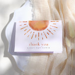 Little Ray of Sunshine Boho Baby shower Merci<br><div class="desc">Carte de remerciements Boho avec un grand soleil dessiné à la main. "Merci" est écrit sur le devant, à côté de l'événement, et à l'intérieur, il y a un message que vous pouvez customiser ou supprimer. Le dos des cartes indique le nom de la mère et la date d'échéance. Fabriqué...</div>