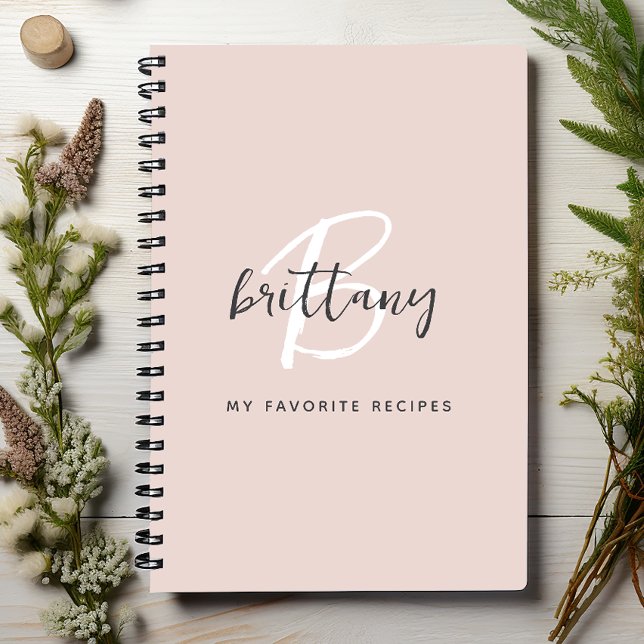 Livre de recettes Blush Gray White Monogram Name (Créateur téléchargé)