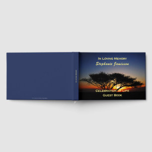 Livre D'or Acacia Solitaire au Lever du Soleil, Célébration d