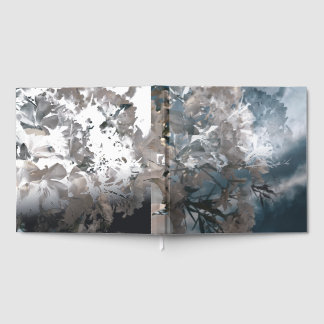 Livre d'or avec fleurs locales