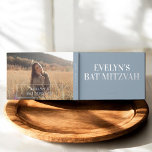 Livre D'or Bat mitzvah élégant<br><div class="desc">Voici notre livre d'hôtes Bat mitzvah,  avec le titre "Bat mitzvah" dans une police serif élégante,  magnifiquement embossée dans un vrai papier d'aluminium. Conçu dans un style minimaliste,  il saisit l'essence de votre journée spéciale.</div>