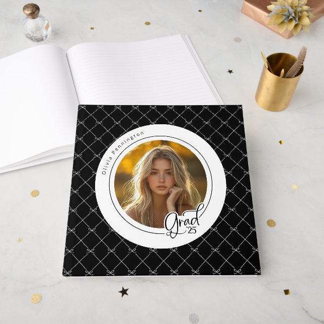 Livre D'or Black White Bows Elégant Moderne Photo Grad (Recto ouvert)