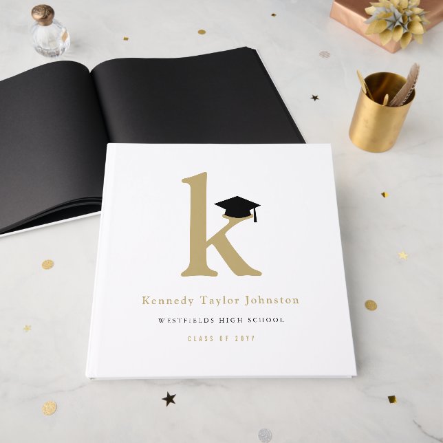 Livre D'or Classic Monogram K And Graduation Cap Grad Party (Recto ouvert)