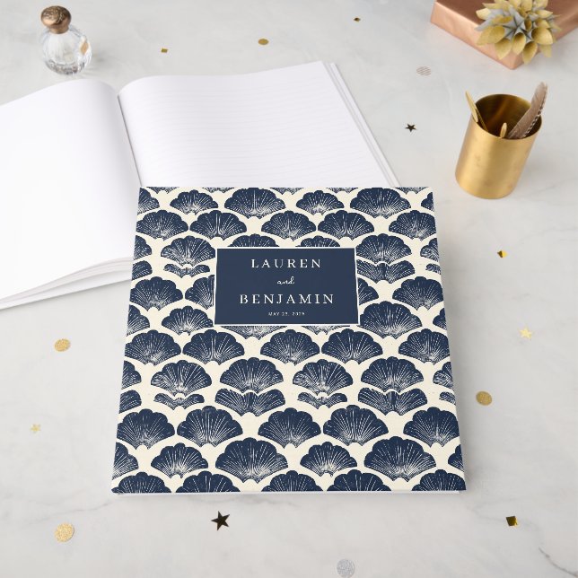 Livre D'or Elegant Navy Seashell Nautical (Recto ouvert)