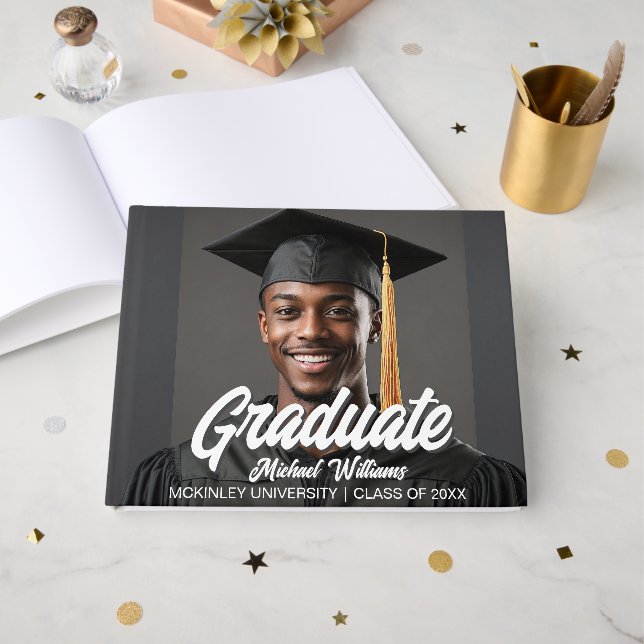 Livre D'or Graduate Photo with Bold Script Graduation Party (Recto ouvert)