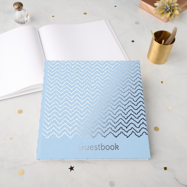 Livre D'or Modern Squiggly Zigzag Chevron Pattern On Blue (Recto ouvert)