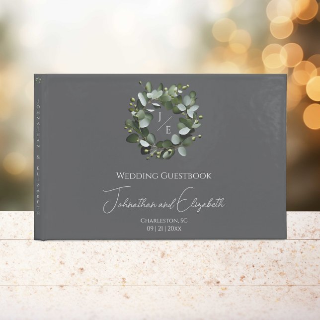 Livre D'or Monogramme moderne Eucalyptus Mariage de couronne  (Gray Modern Monogram Eucalyptus Wreath Wedding Guestbook)