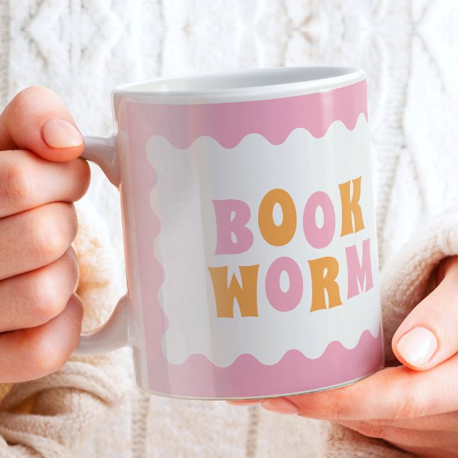 Livre Worm Livre Lover Coffee Mug (Book Lover Mug, with book worm in pink and orange. Great gift for book lover.)