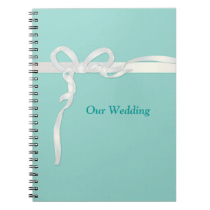 Livres bleus de mariage d'oeufs de merles