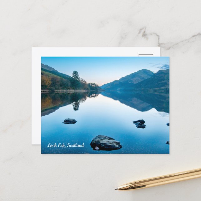 Loch Eck en bleu, carte postale d'Écosse (Devant/Arrière en situation)