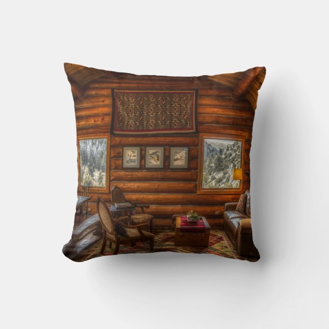 LOG HOUSE LIVING ROOM COUSSIN (Recto)