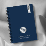 Logo d'affaires personnalisé élégant Marine & Silv<br><div class="desc">Séjournez organisé et en marque avec un planificateur de marque personnalisé avec ce design Elegant Navy & Silver Business Logo 2025 Planner. Doté d'un design moderne bleu foncé et faux argent avec espace pour le logo, le nom et le texte personnalisé de votre entreprise. Un agenda simple, mais élégant, pour...</div>