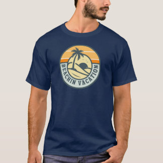 Logo de design de plage sur t-shirt