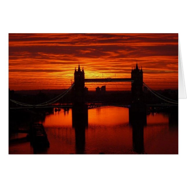 London's Tower Bridge à Daybreak (Devant horizontal)