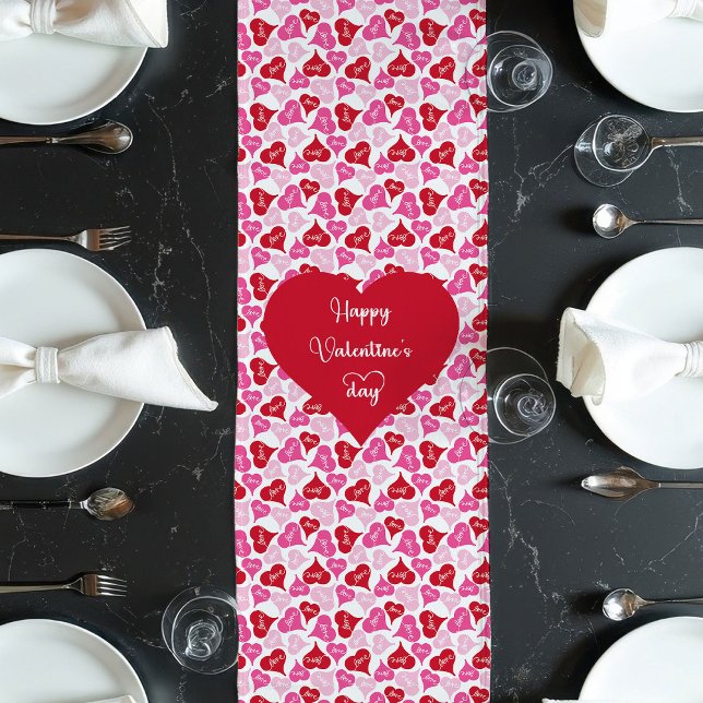 Long Chemin de table Cœurs Rouges Classiques Cadeau d'A (Classic Red Hearts Table Runner Love Gift)