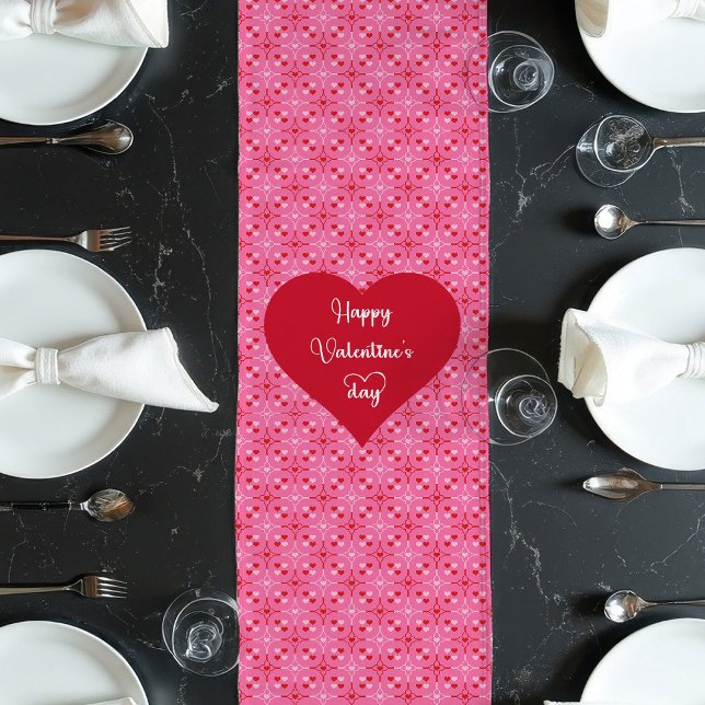 Long Chemin de table de la Saint-Valentin à motif Cœur  (Charming Heart Pattern Valentine Table Runner)