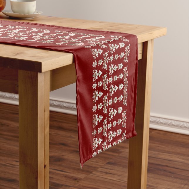 Long Chemin de table rouge avec un élégant motif centra (In Situ)