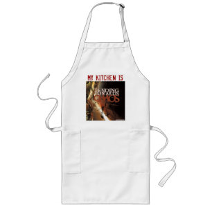 Long Ma cuisine tend vers le tablier de chaos