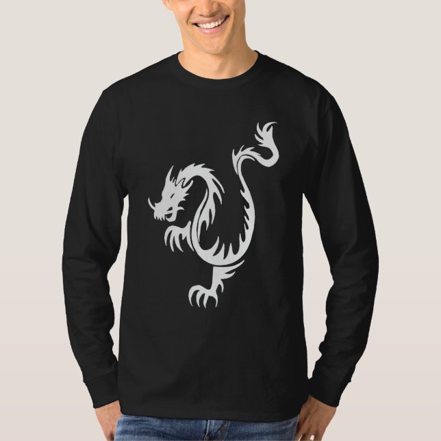 Long T-shirt de noir de douille de dragon tribal (Devant)