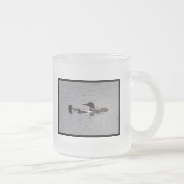 Loon Family Catching Minnows Frosted Glass Mug (Droit)
