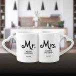 Lot De Mugs Personnalisé M. Et Mme Mariage Ou Anniversaire<br><div class="desc">Customisez les noms et la date pour créer un cadeau amusant et unique pour n'importe quel couple. Conçu par Thisisnotme©</div>
