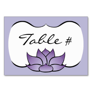 Lotus exquis dans la carte table violette