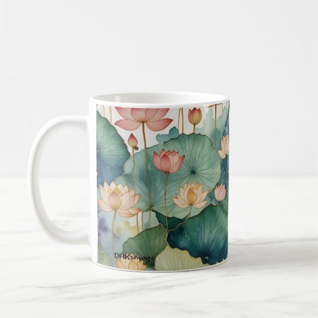"Lotus Garden" Mug floral par DAKimage (Gauche)