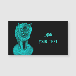 Loup noir en colère dans la nuit