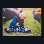Love and Light Stars Carte photo de vacances<br><div class="desc">Élégant et mignon Love and Light Stars Noël ou Hanoukka Carte photo de vacances est parfait pour tous vos amis et votre famille cette saison de vacances. Customisez le texte avec votre nom de famille et l'année et échangez la photo pour une photo de vos enfants, de votre animal de...</div>