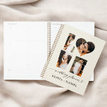 Love Photo Instagram Moderne Minimaliste Mariage<br><div class="desc">The Love Photo Instagram Modern Minimal Cadeau Wedding planner combine fonctionnalité et sentimentalité pour le couple moderne. Doté d'un design épuré et minimaliste, ce planificateur comprend une couverture photo personnalisable, vous permettant de présenter une mémoire chère. Avec des sections bien pensées pour organiser chaque détail, des salles aux listes d’invités,...</div>