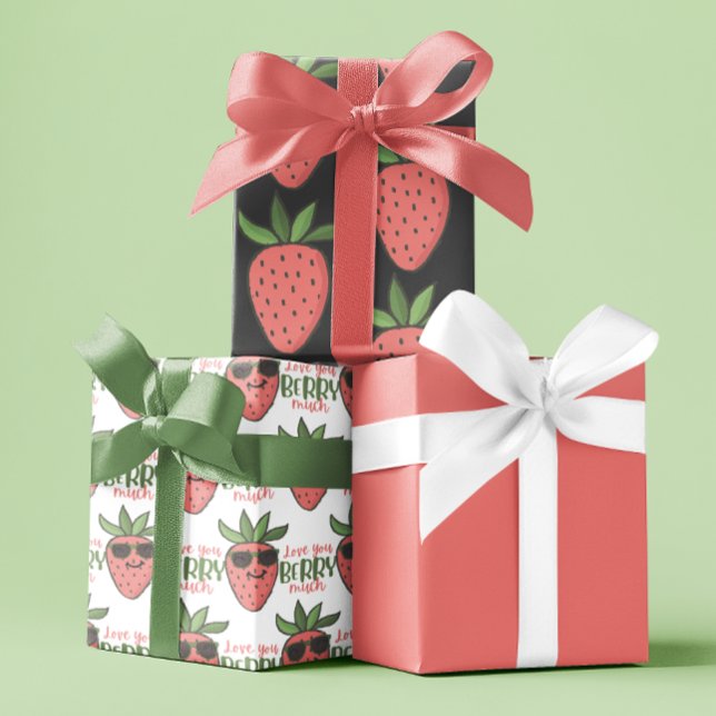 Love You Berry Beaucoup Envelopper feuilles de pap (Let someone know you love them, "berry much" with these cute strawberry wrapping paper sheets! )