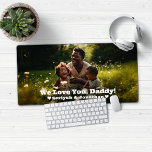 Love You Papa Photo personnalisée<br><div class="desc">We Love You Daddy Personnalisé Photo Desk Mat Mouse Pad avec votre photo préférée et texte personnalisé. Peut facilement être personnalisé pour papa,  papa,  grand-père,  maman,  maman,  maman,  tante,  oncle,  etc! Veuillez nous contacter à cedarandstring@gmail.com si vous avez besoin d'aide pour la conception ou les produits correspondants.</div>