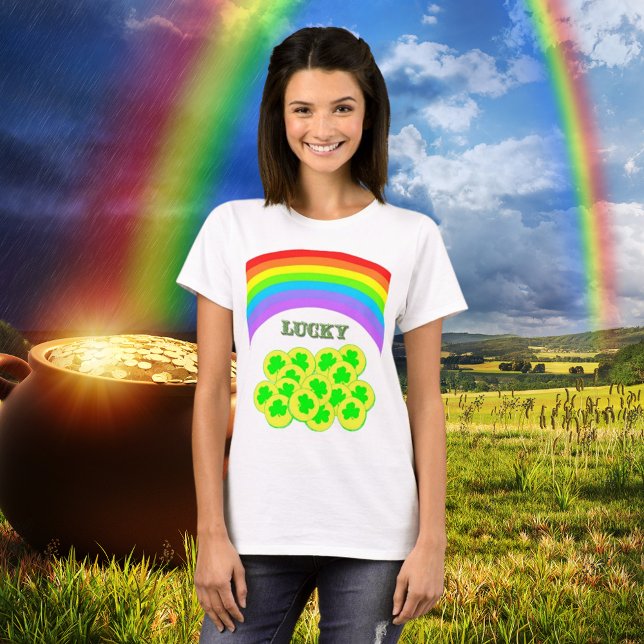 Lucky avec Rainbows, Gold et T-shirt Shamrock (Lucky with Rainbows, Gold and Shamrocks T-Shirt)
