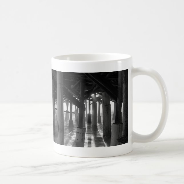 Lumière D'Or À Travers La Mug De Café En Niveaux D (Droite)