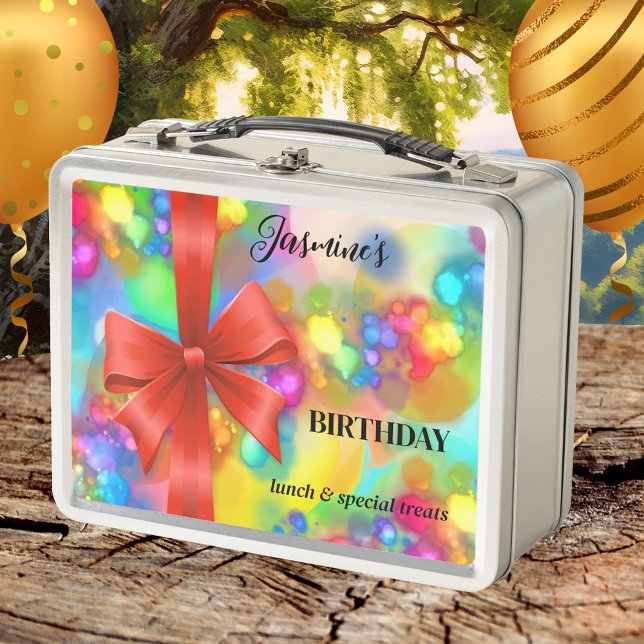 Lunch Box Anniversaire festif coloré (Lunch Box featuring a festive and colorful design with light sparkles and red ribbon. Birthday treat)