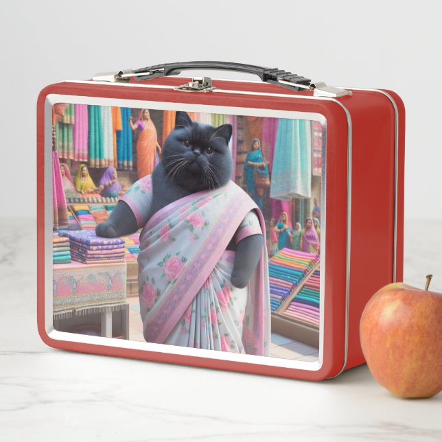 Lunch Box Cat vend des vêtements sur un marché indien (En situation)