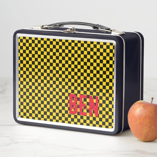 Lunch Box Checkerboard Black Gold School Kids NOM Fun (En situation)