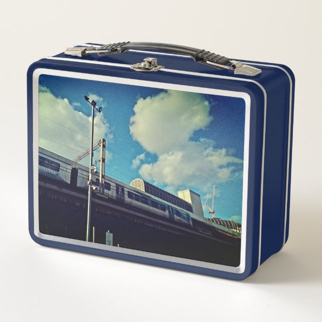Lunch Box En regardant vers le train (Devant)
