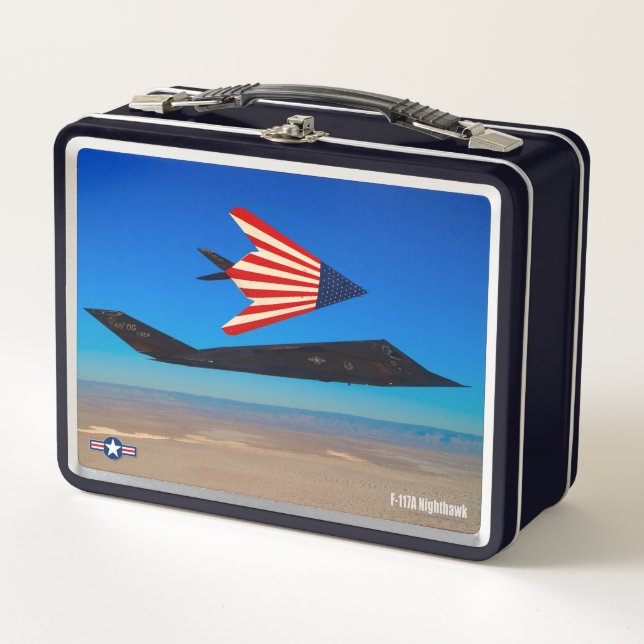 LUNCH BOX F-117 NIGHTHAWK (Devant)