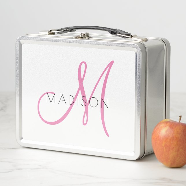 Lunch Box Fille avec écriture rose monogrammée (En situation)