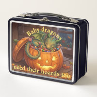 Joli bébé dragon avec son trésor