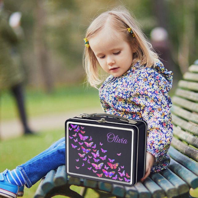 Lunch Box Motif papillon moderne ajouter un nom (Pretty butterfly pattern pink and black custom name lunchbox with modern typography script)