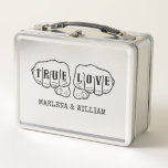Lunch Box Punk Rock Tattoo Mains True Love 10th Anniversary<br><div class="desc">Ajoutez vos noms et votre photo pour créer un cadeau d'anniversaire personnalisé. Cette lunchbox présente un graphique simple en noir avec deux poings avec "TRUE LOVE" épelé en lettres de tatouage sur les doigts avec vos noms (ou autre texte) ci-dessous en police style machine à écrire sur le côté opposé...</div>