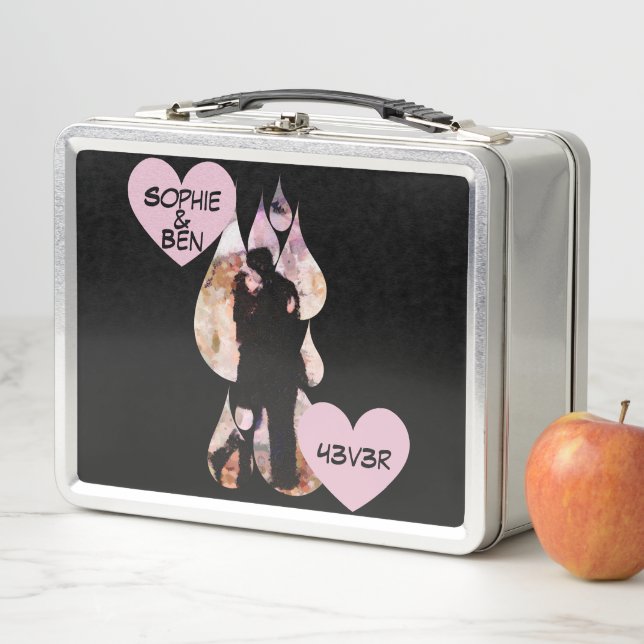 Lunch Box Sous parapluie : couple romantique s'embrassant so (En situation)