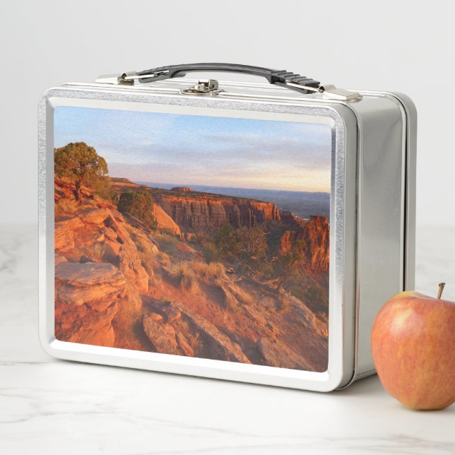 Lunch Box Sunrise on the Grand View Trail at CO Monument (En situation)