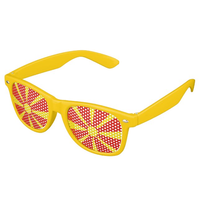 Lunettes De Fête Retro Flag de Macedonia (Angulaire)